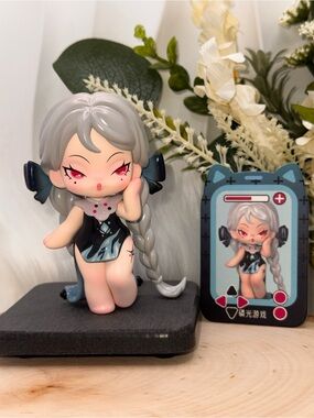 SR (SUPER RARE) NAMI - VIRTUAL WORLD MINI SERIES FIGURES